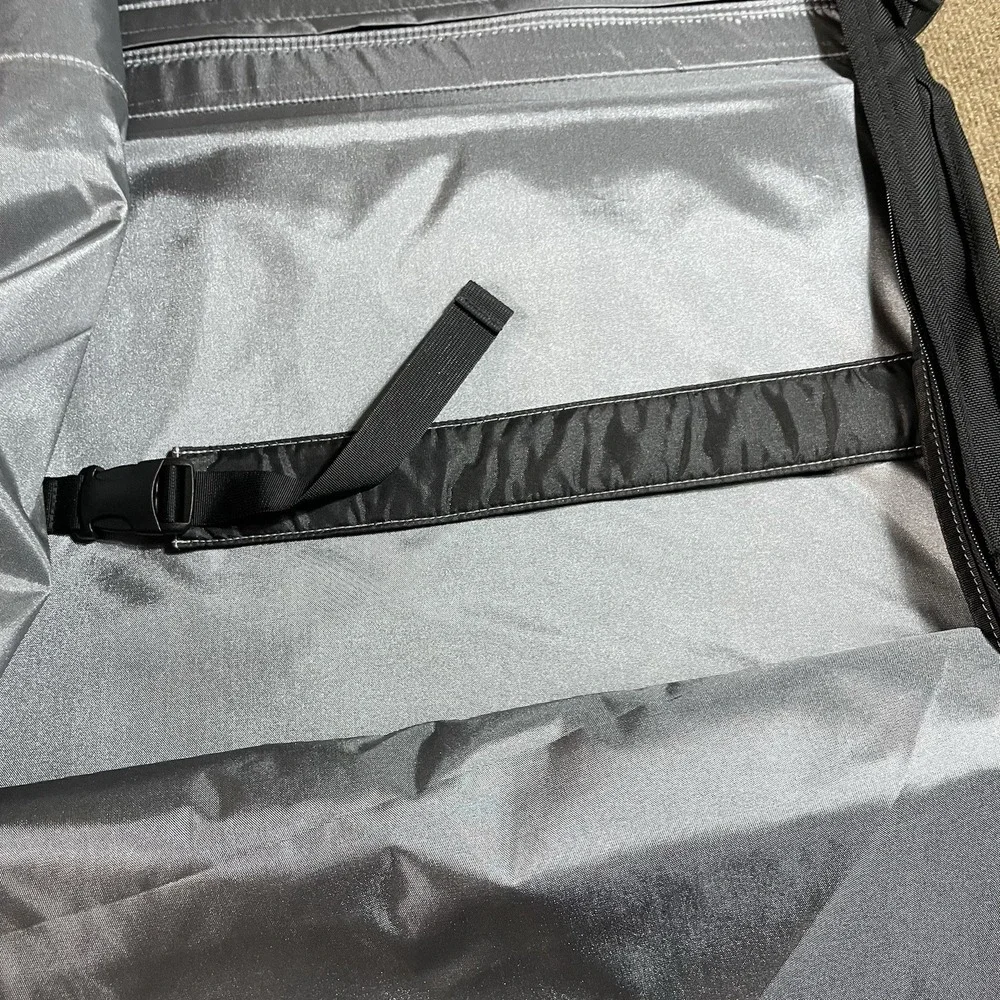 Victorinox Black Garment Bag - Suitcase Travel Bag Suits Shoe Compartment